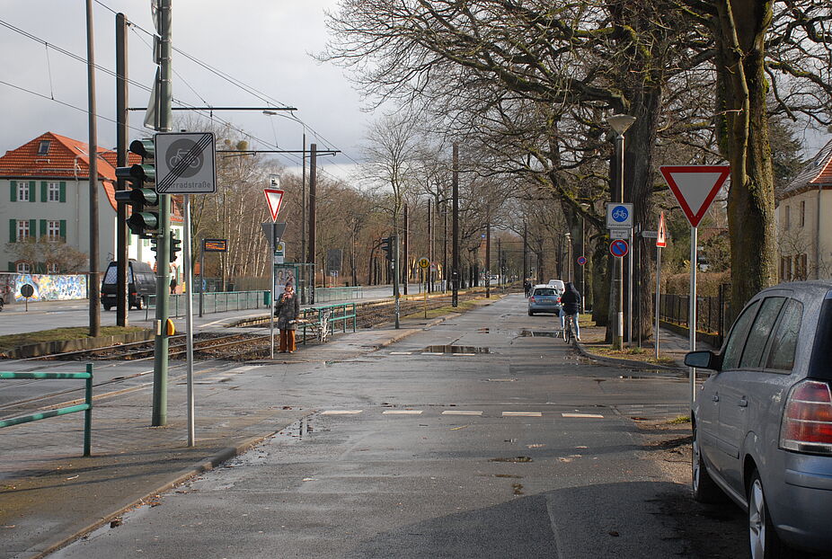 Fahrradstraße Heinrich-Mann-Allee Fahrradstraße Heinrich-Mann-Allee