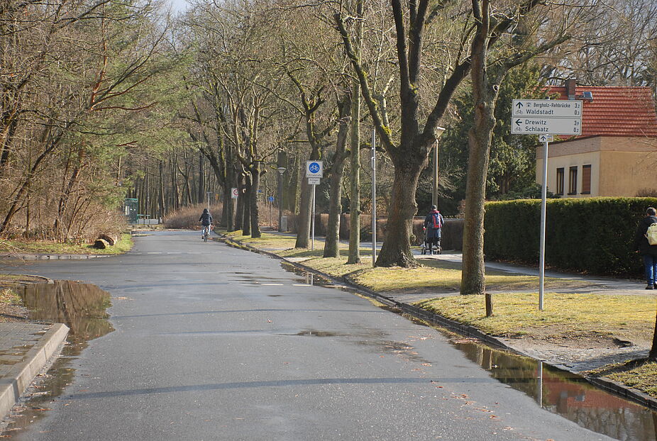Fahrradstraße Heinrich-Mann-Allee Fahrradstraße Heinrich-Mann-Allee